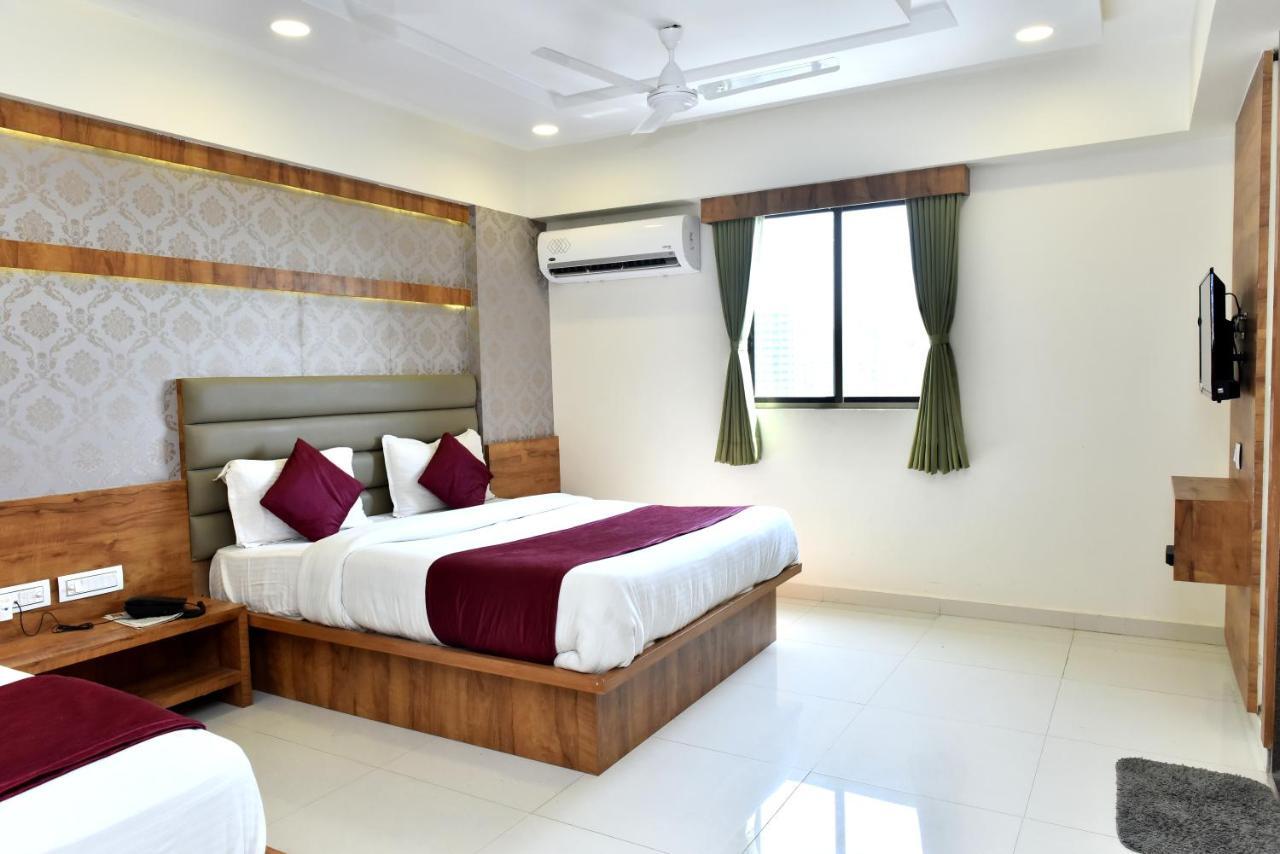 Hotel Royal King By Sky Stays Ahmedabad Esterno foto