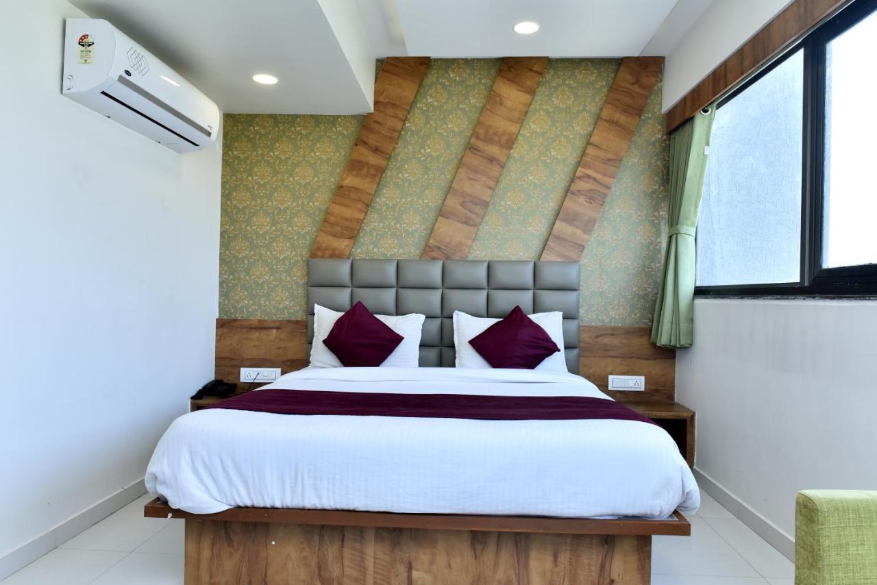Hotel Royal King By Sky Stays Ahmedabad Esterno foto